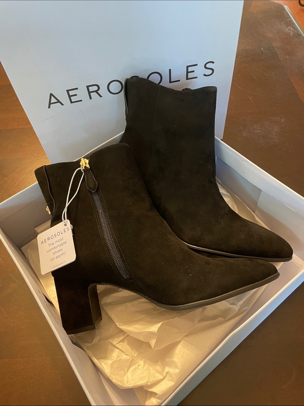 NIB AEROSOLES Magnus Black Faux Sude Booties - Size 8.5